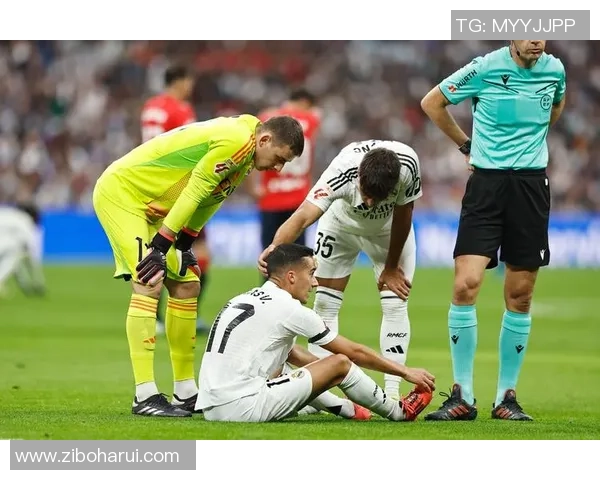 巴斯克斯:那张TIFO代表了伯纳乌的法力和愿望,感谢我们 巴斯克斯:那张TIFO代表了伯纳乌的法力和愿望,感谢我们